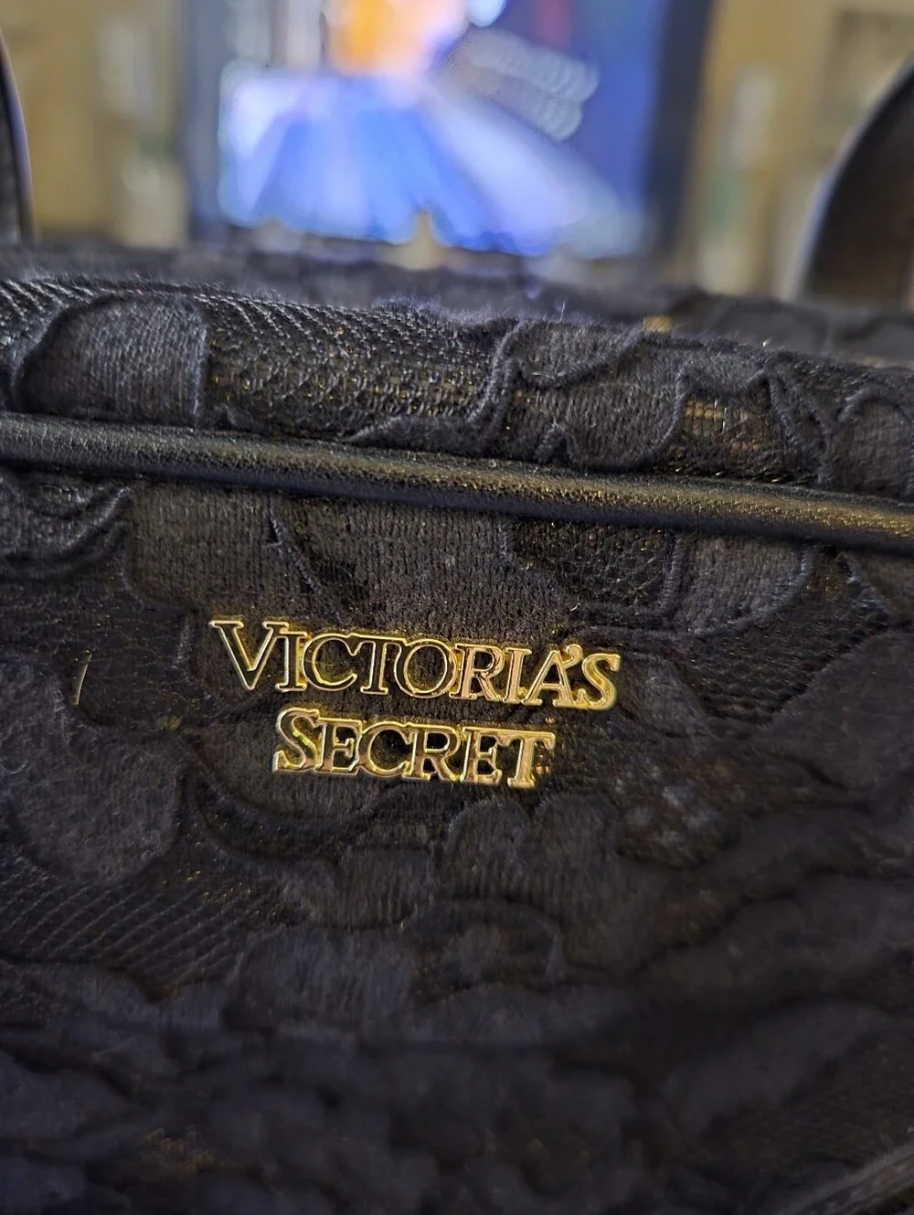 Victoria’s Secret 2 PC Travel Makeup Case Hanging Cosmetic Bag  Bow Wristlet Set